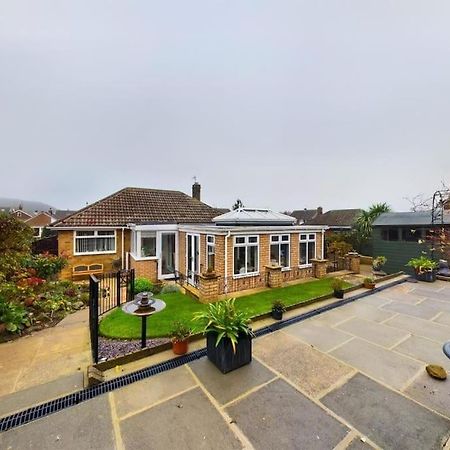 Charming Coastal Bungalow Cayton Esterno foto
