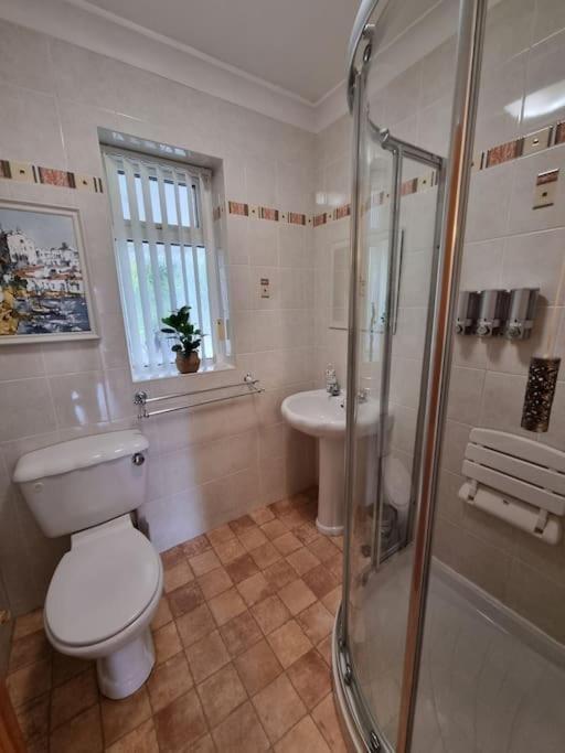 Charming Coastal Bungalow Cayton Esterno foto