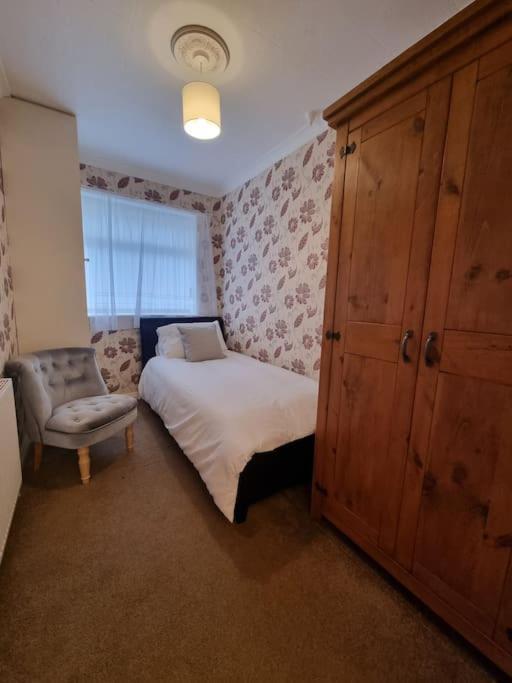 Charming Coastal Bungalow Cayton Esterno foto